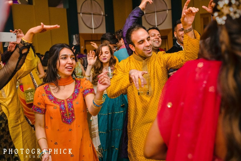 , Varsha And Dhruv Beach Indian Wedding